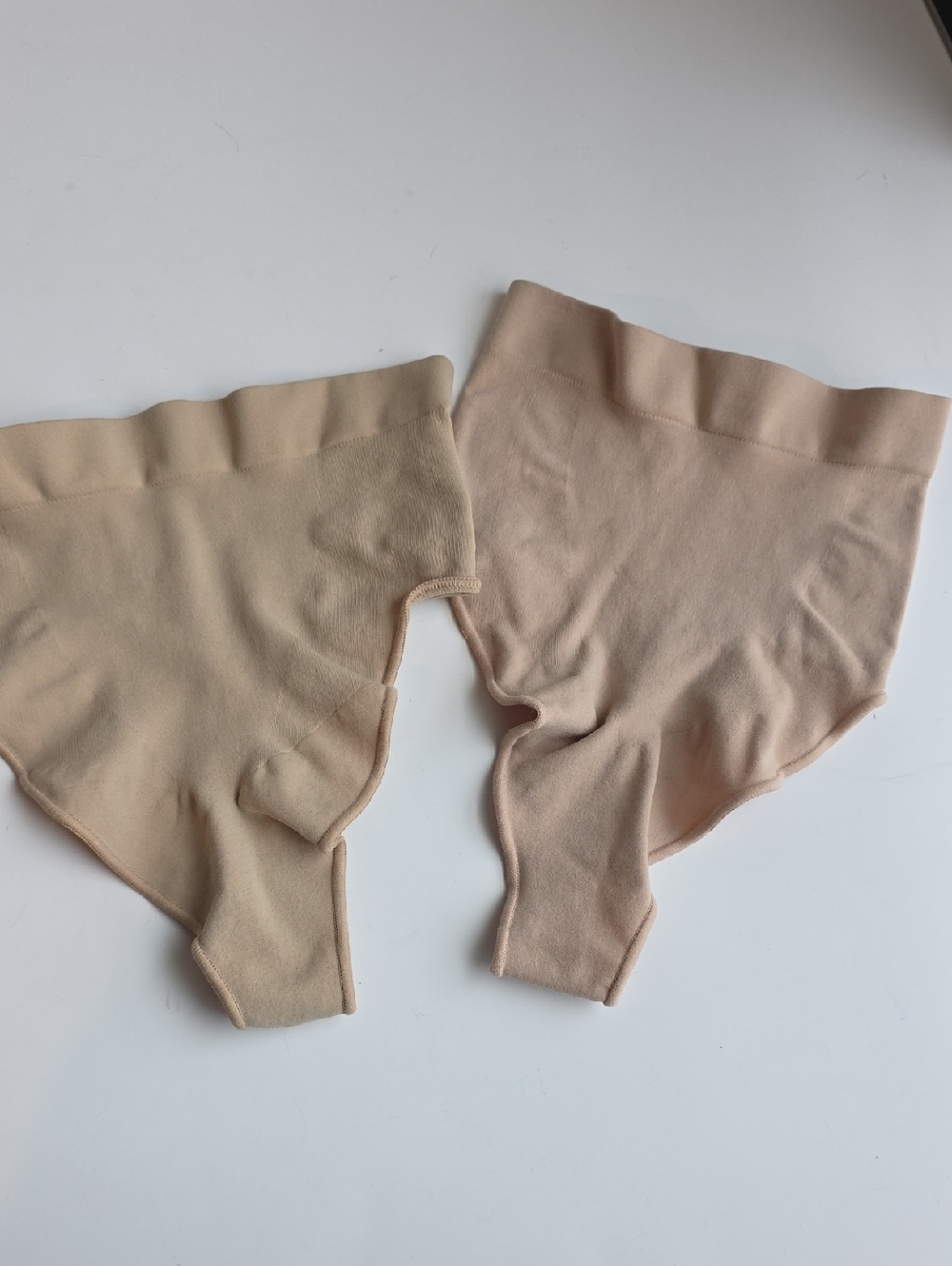 NWOT SKIMS High-Waist Seamless Thong in Beige and Blush Set Of 2 S/M G011